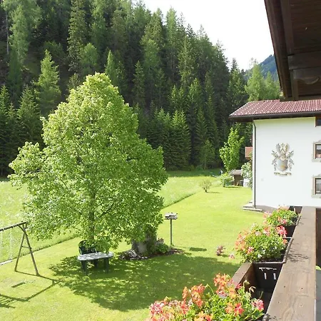 Haus Talblick * Bach (Tyrol)